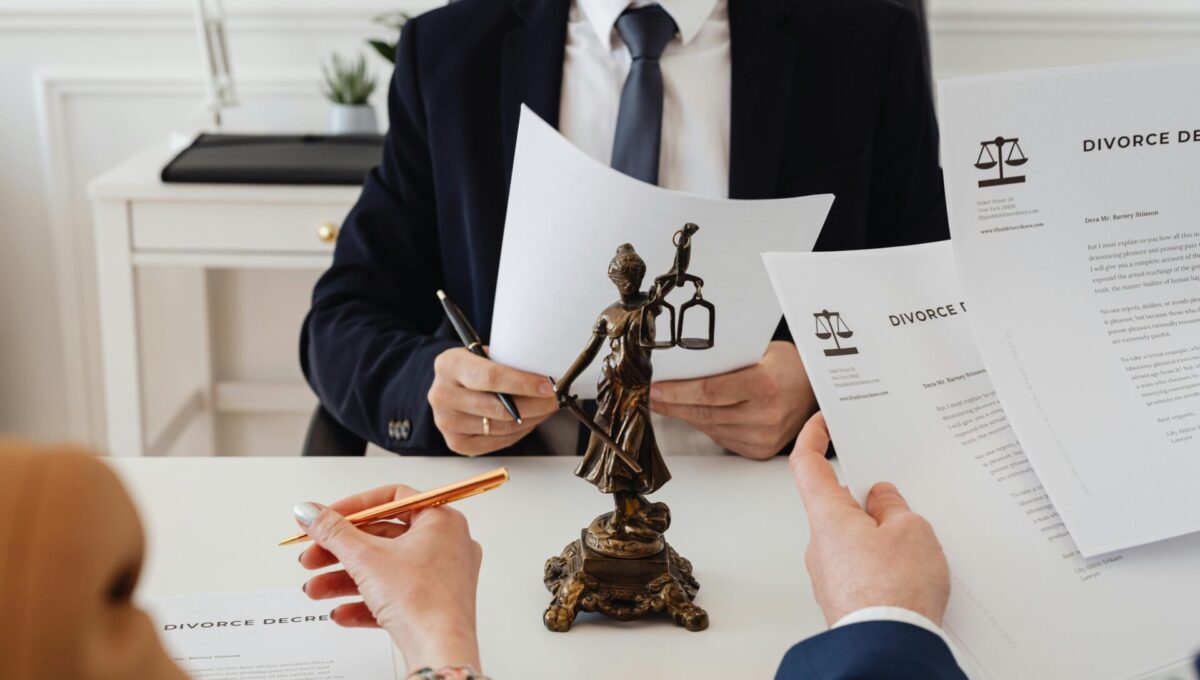 Finansowe konsekwencje rozwodu – jak zabezpieczyć swoje finanse?